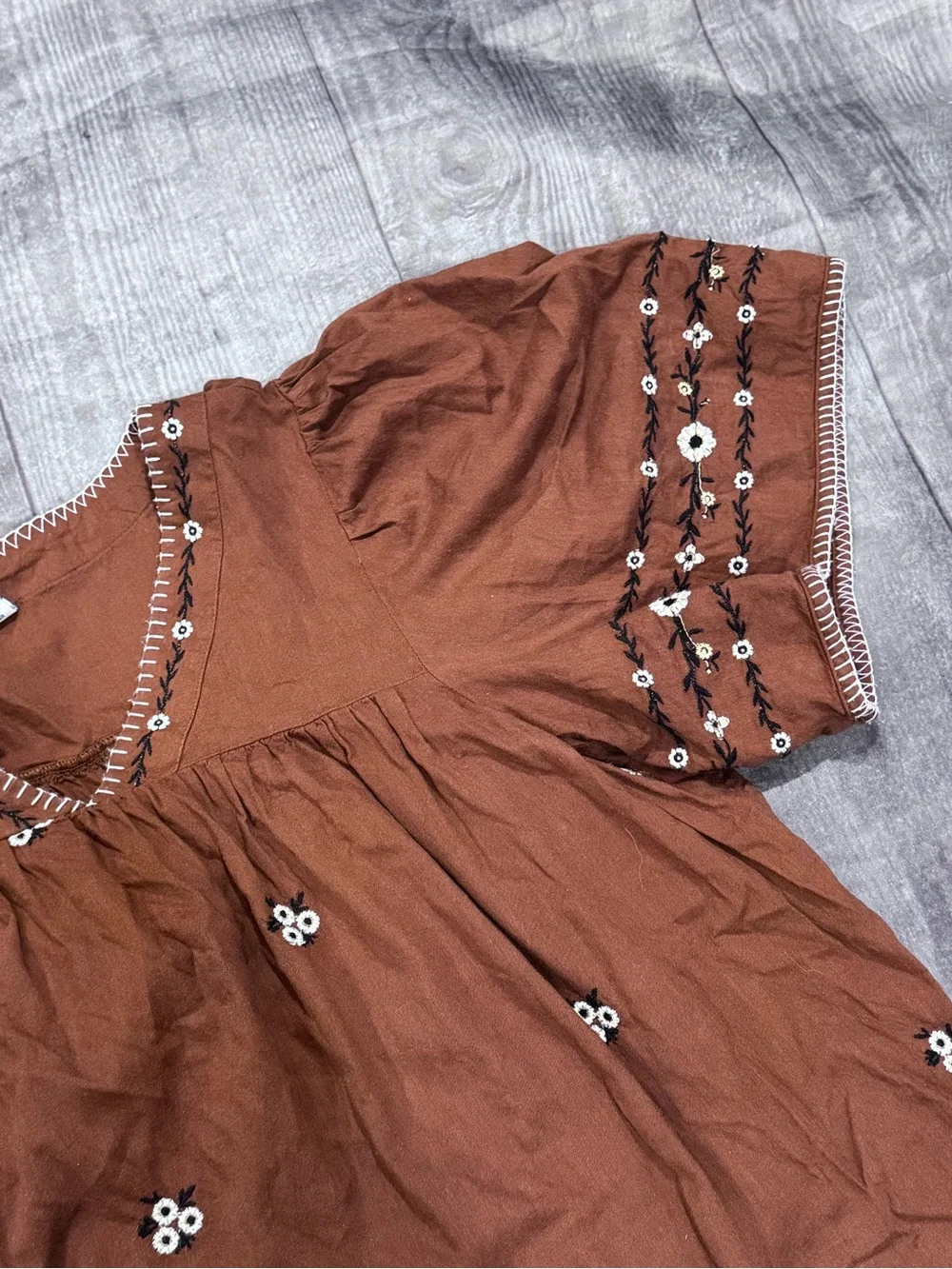 Old Navy Embroidered Rust Brown Peasant Top